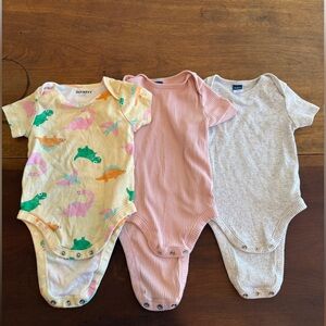 Old Navy Baby Bodysuit Trio - Pastel Multicolor